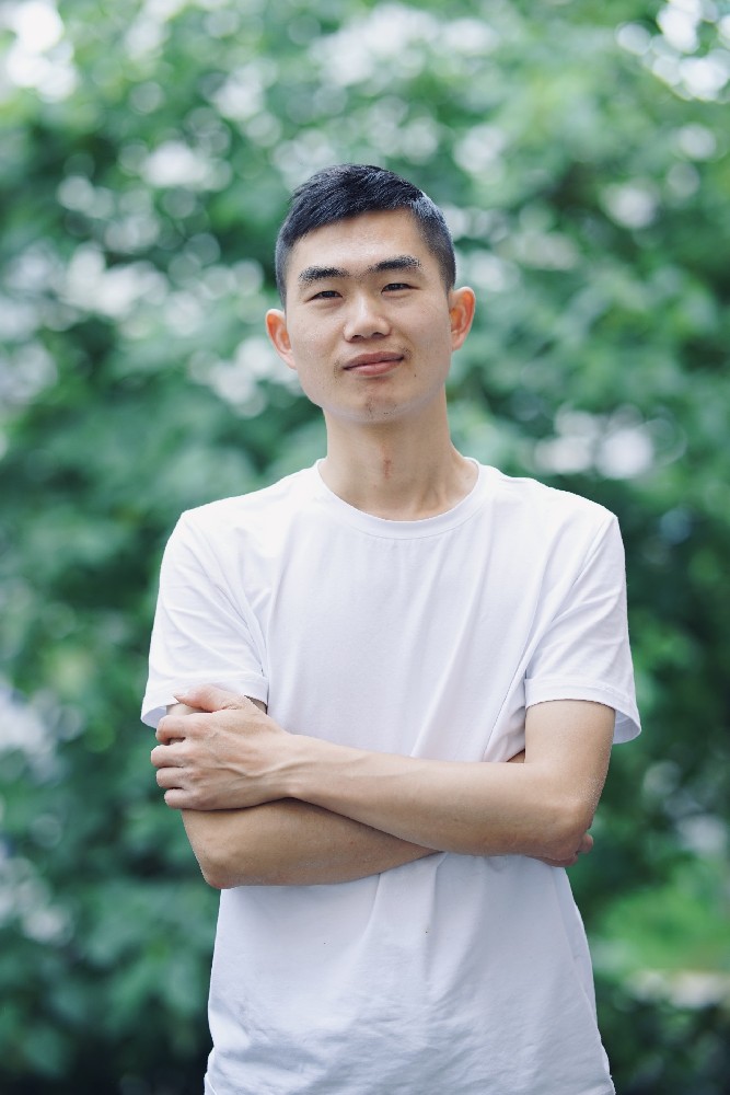 �ܹ��������ɺ�Ҷ��Ժ�߼���ʦ��